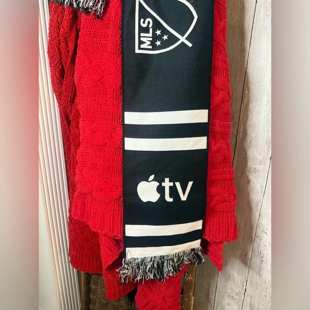 MLS Season Pass Soccer Apple TV Scarf NWOT RARE 55”